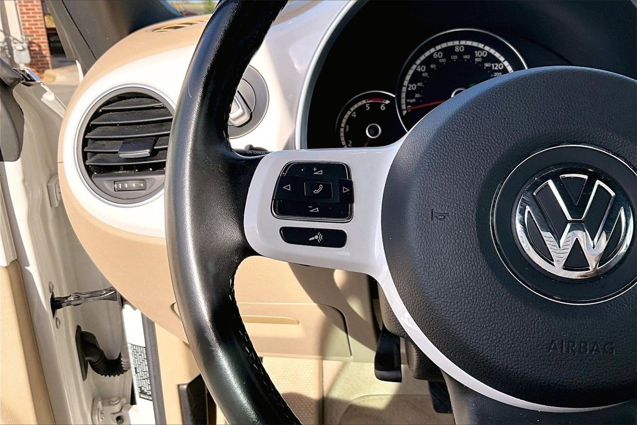 Used 2013 Volkswagen Beetle TDI image 24