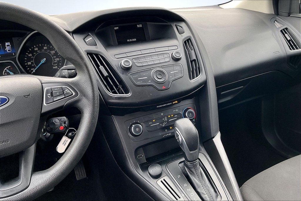 Used 2018 Ford Focus SE FWD image 11