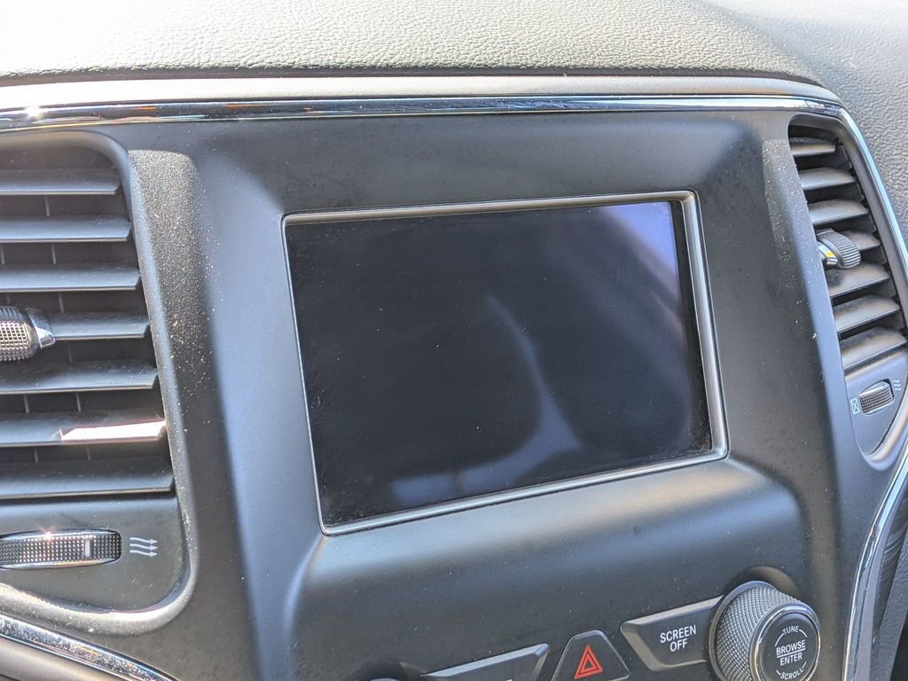 Used 2019 Jeep Grand Cherokee Laredo AWD/4WD image 25