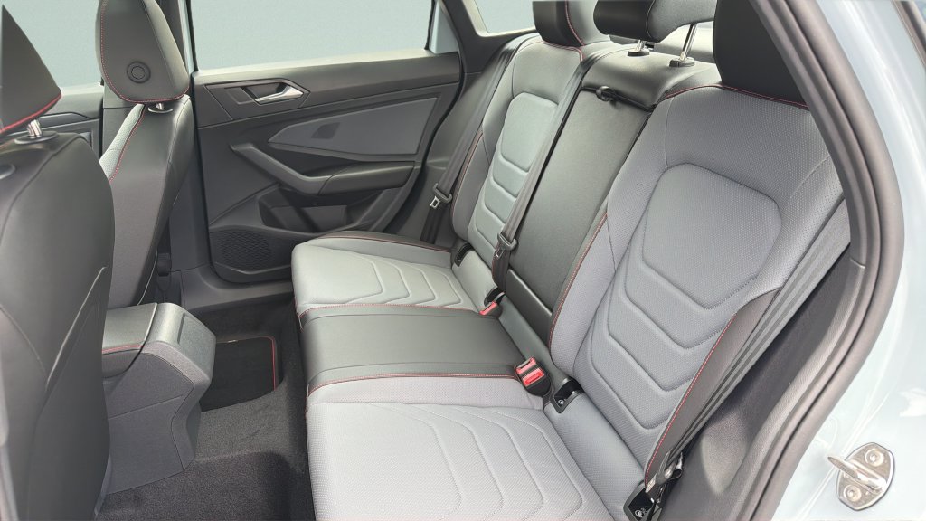 Used 2026 Volkswagen Jetta GLI Autobahn FWD image 30