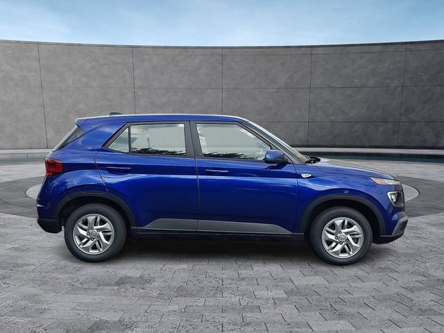 Certified 2022 Hyundai Venue SE FWD image 12
