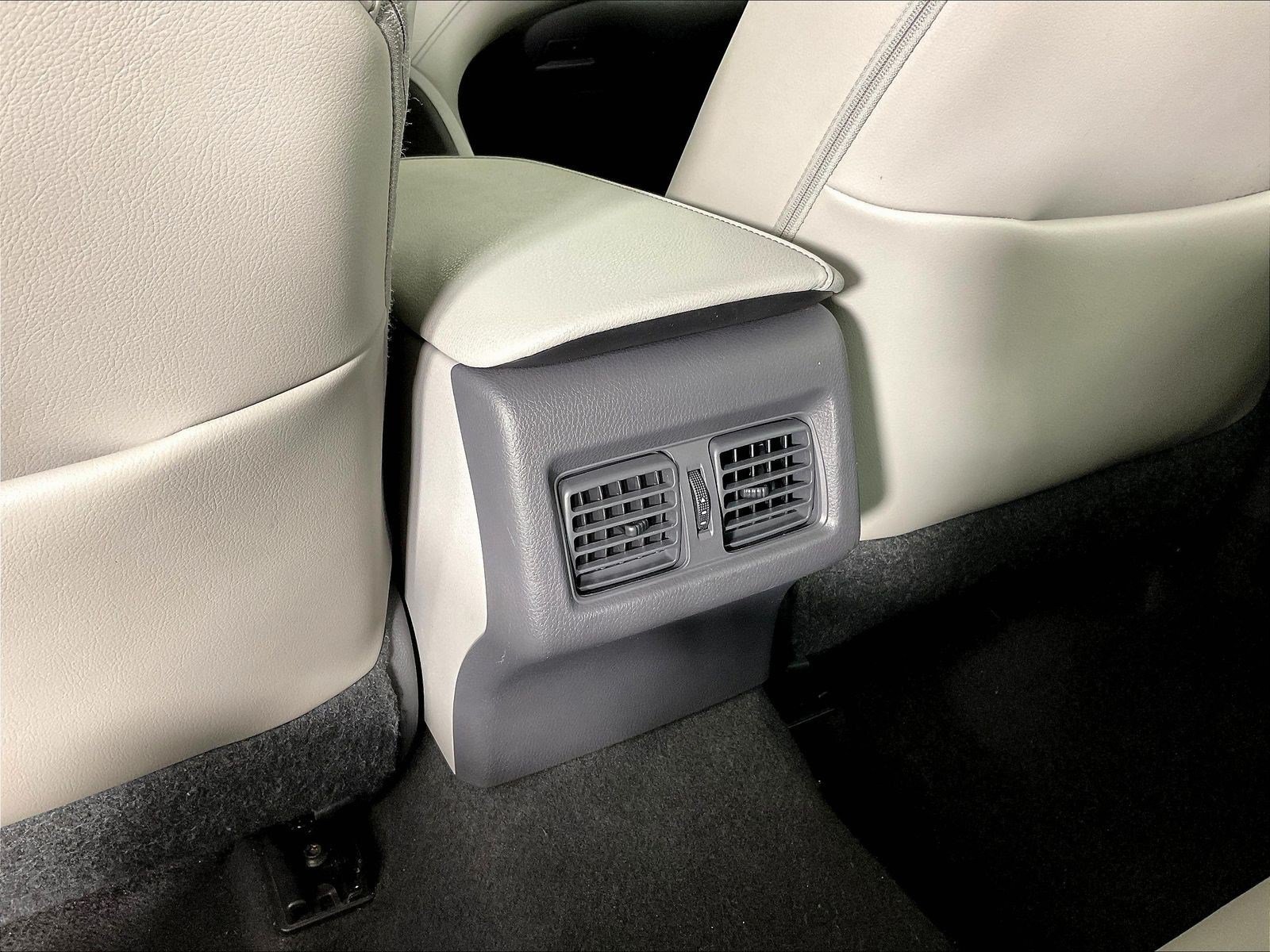 Used 2021 Toyota Camry XSE FWD image 10