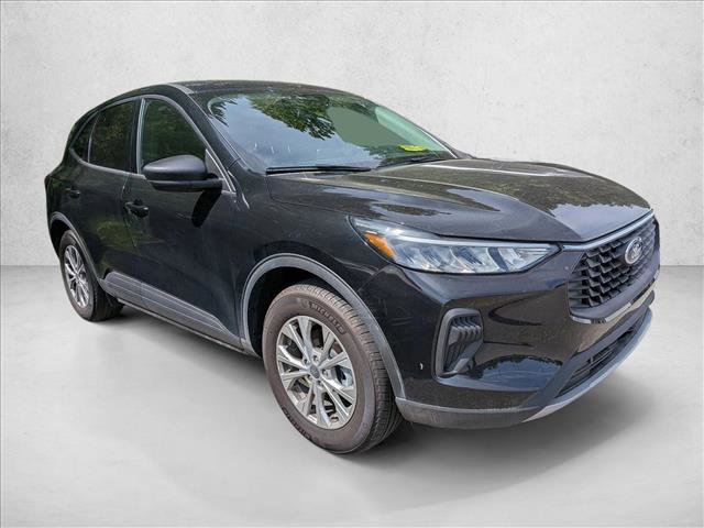 Certified 2025 Ford Escape Active FWD image 3