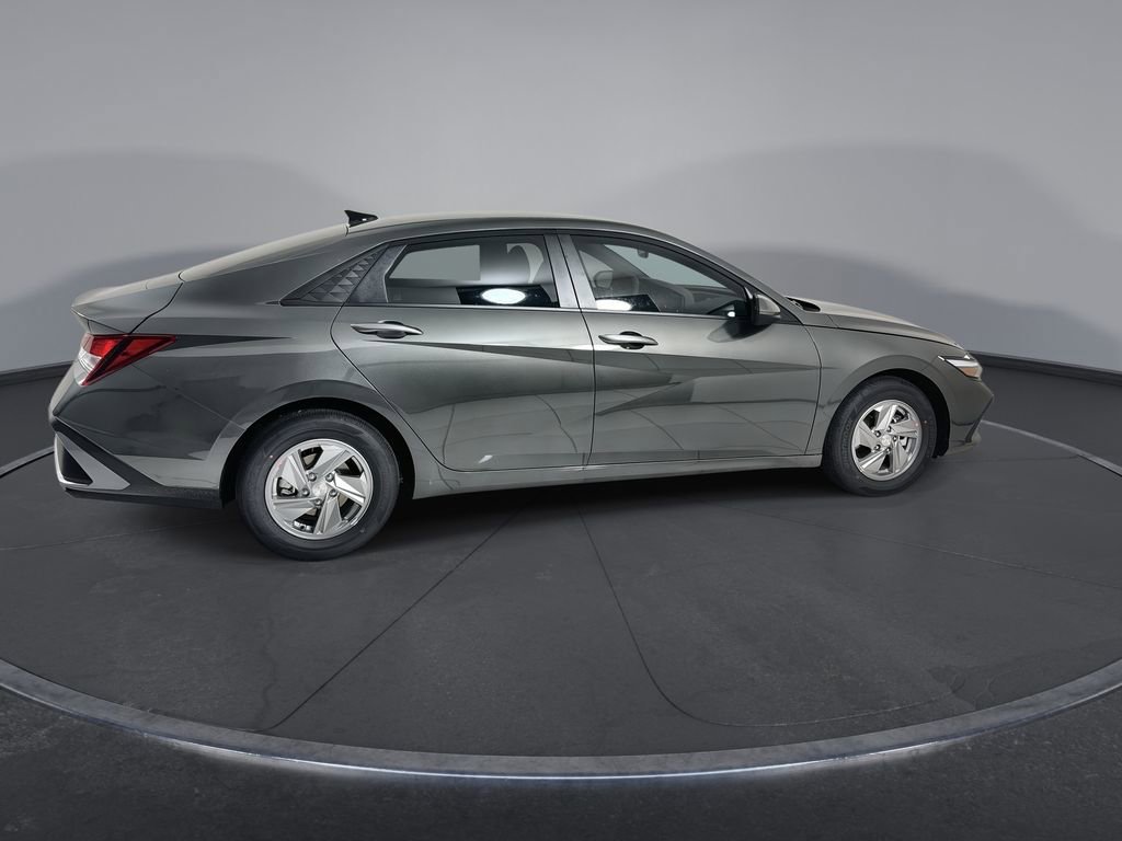 New 2026 Hyundai Elantra SE FWD image 9