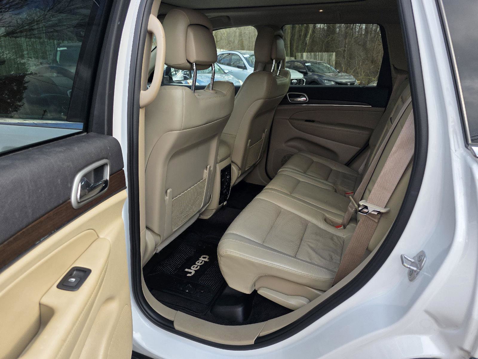 Used 2018 Jeep Grand Cherokee Limited w/ Luxury Group II image 18