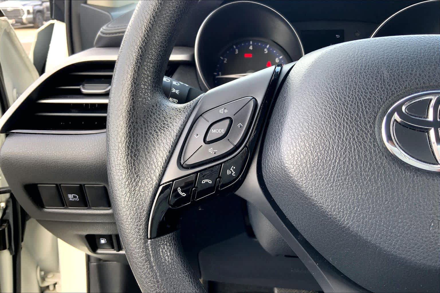 Used 2021 Toyota C-HR LE FWD image 23