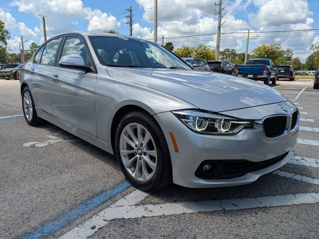 Used 2018 BMW 320i xDrive Sedan AWD/4WD image 8