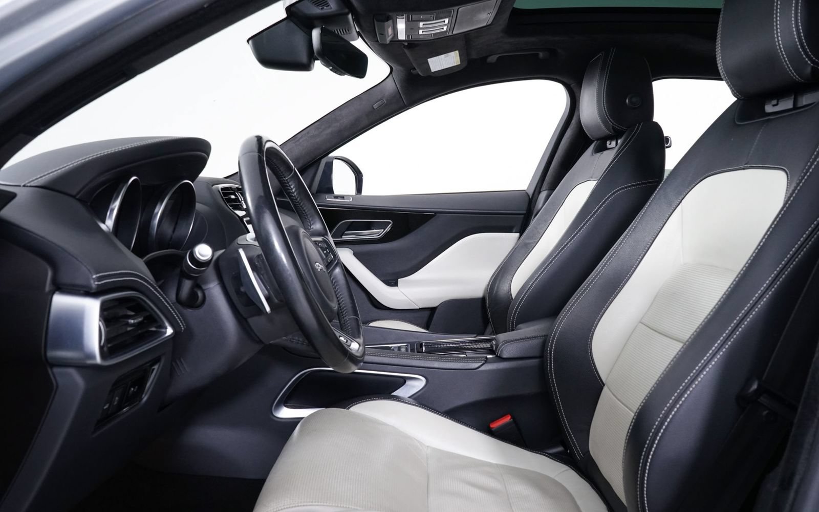 Used 2019 Jaguar F-PACE R-Sport AWD/4WD image 5