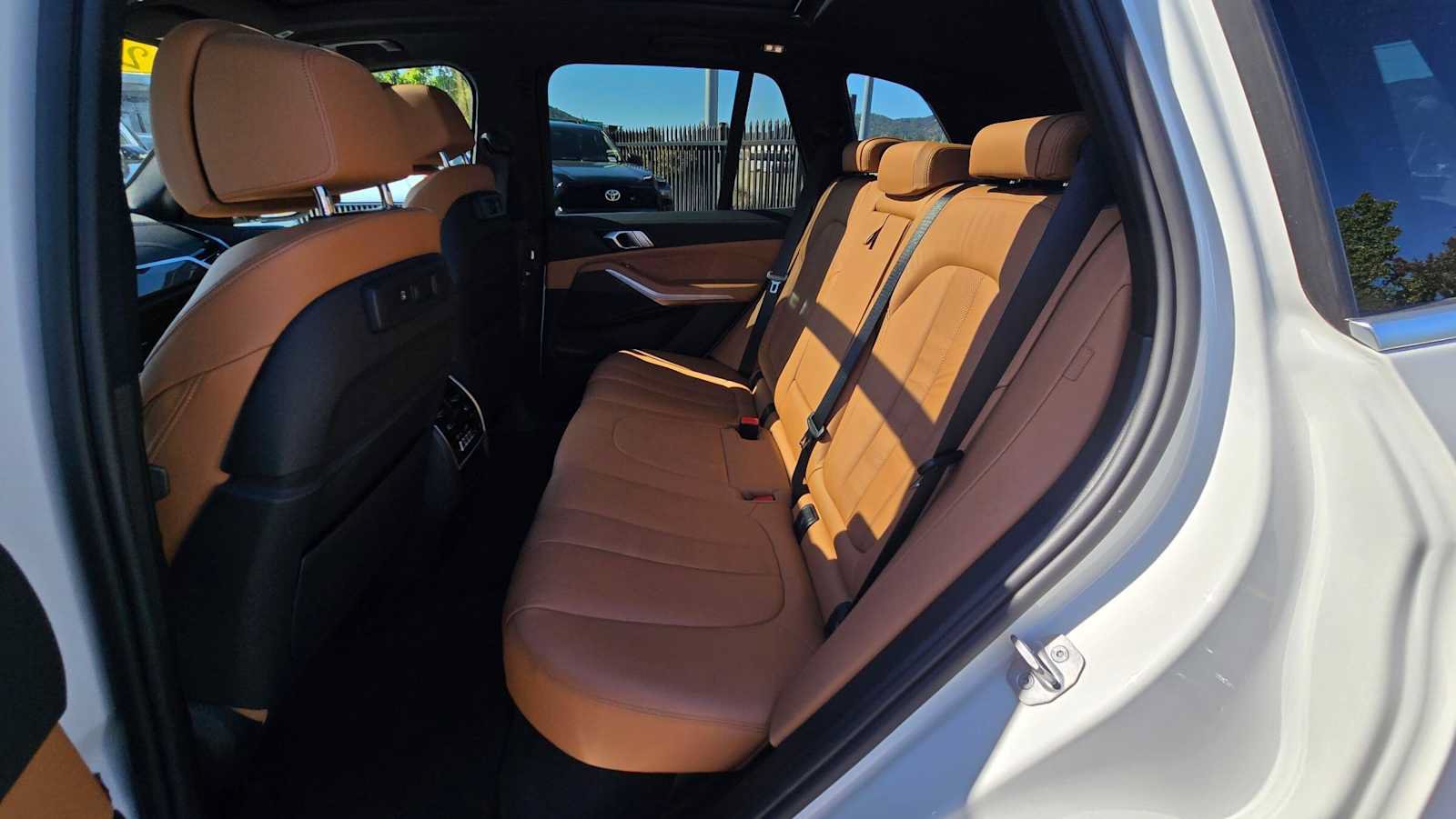 Used 2021 BMW X5 xDrive45e AWD/4WD image 16