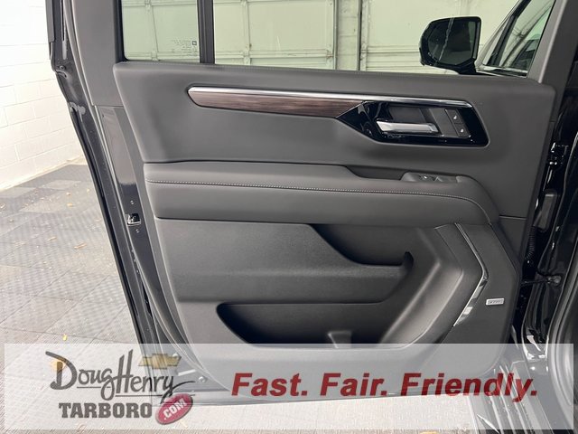 New 2026 Chevrolet Suburban LT w/ Comfort Package image 34