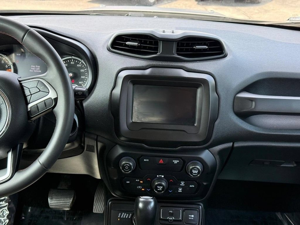 Certified 2020 Jeep Renegade Trailhawk AWD/4WD image 9