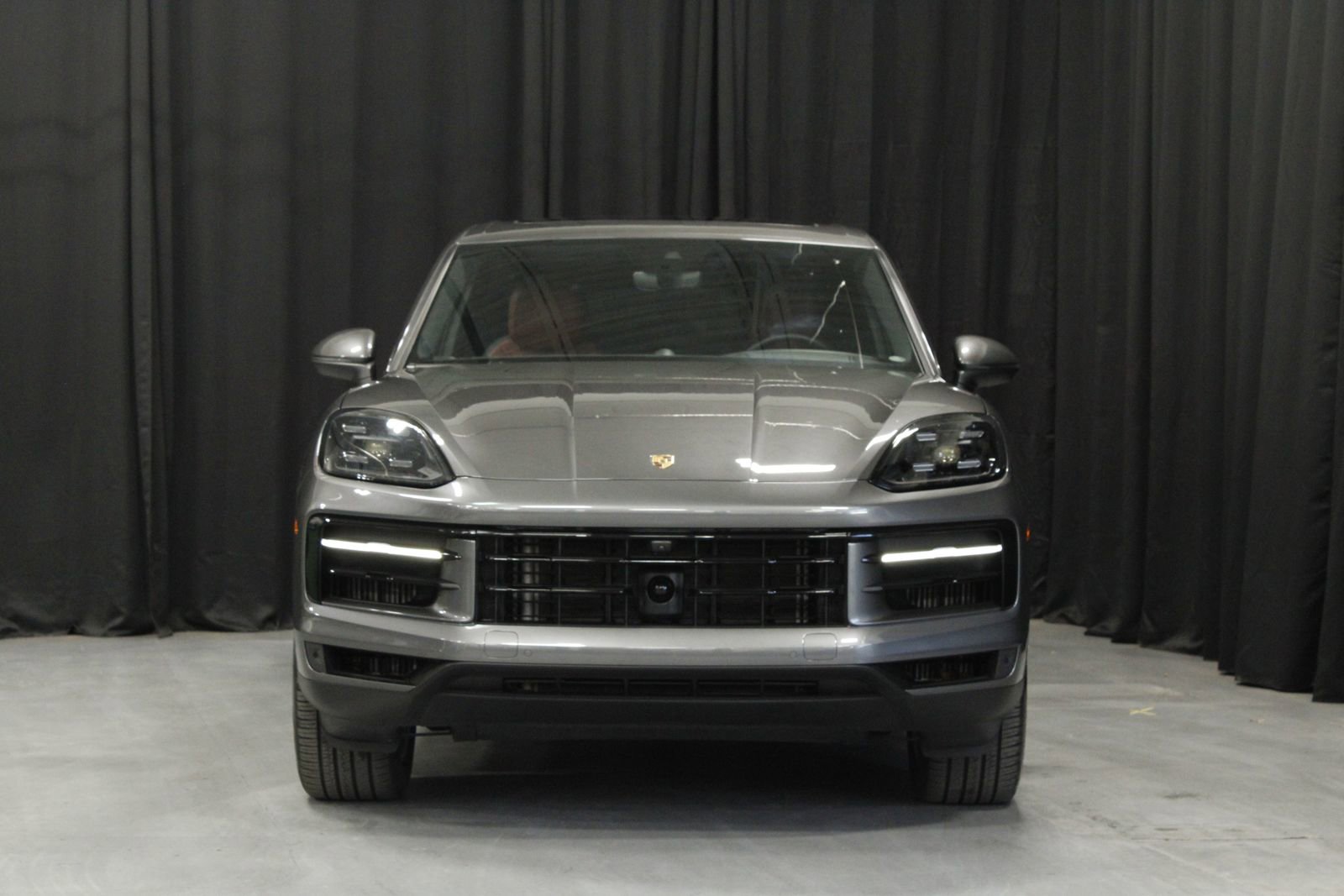 Certified 2025 Porsche Cayenne AWD/4WD image 8