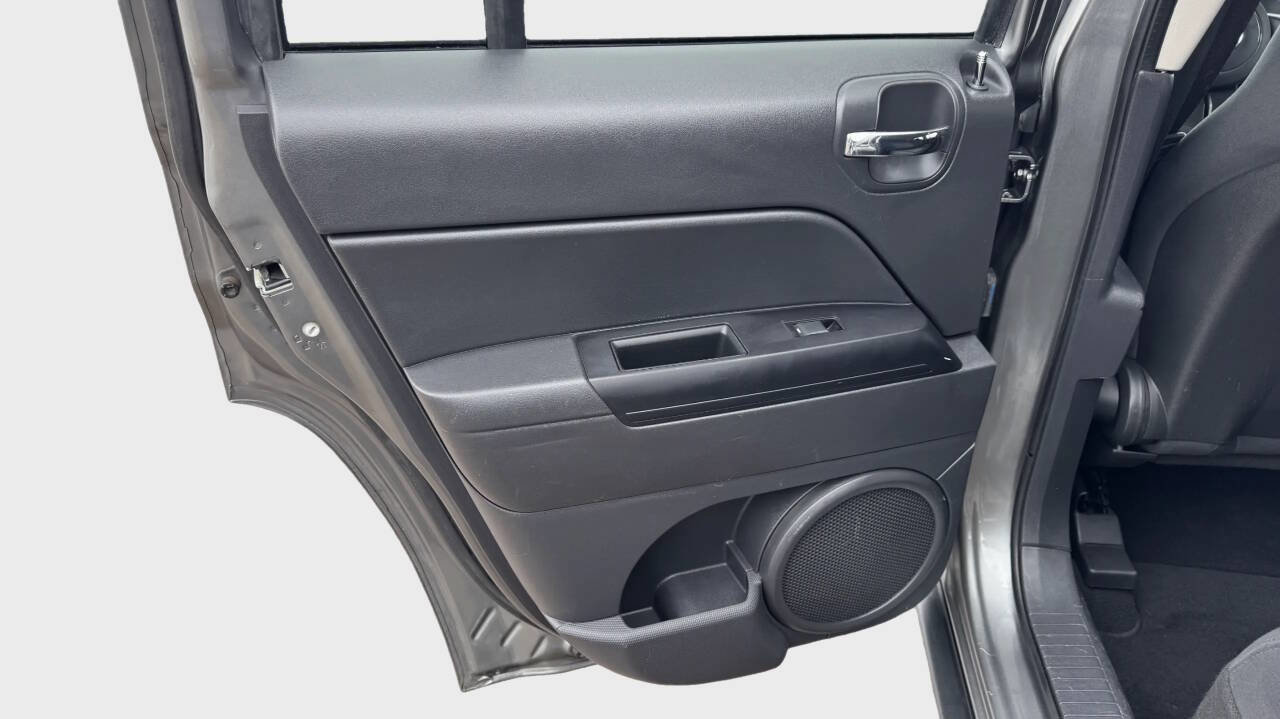 Used 2012 Jeep Patriot Latitude w/ Sun/Sound Group image 12