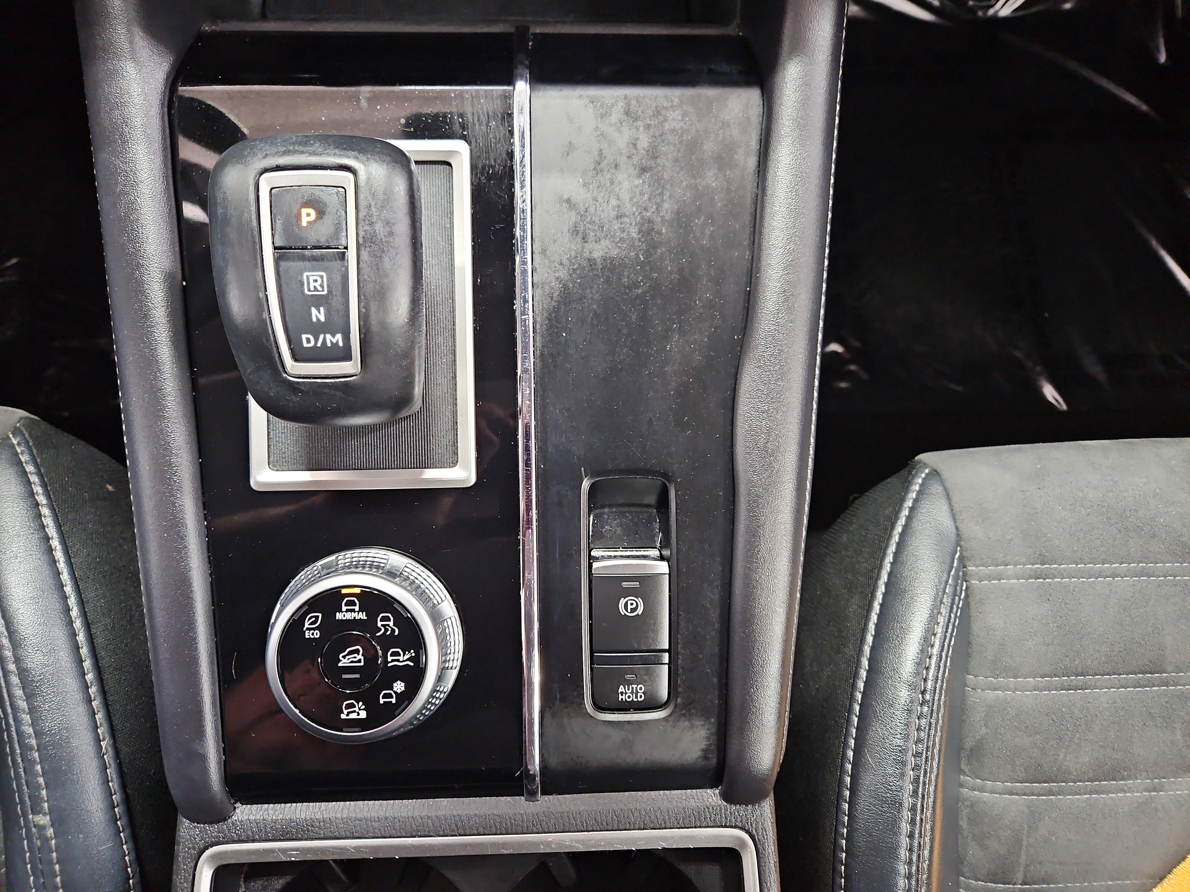 Used 2023 Mitsubishi Outlander SE image 26