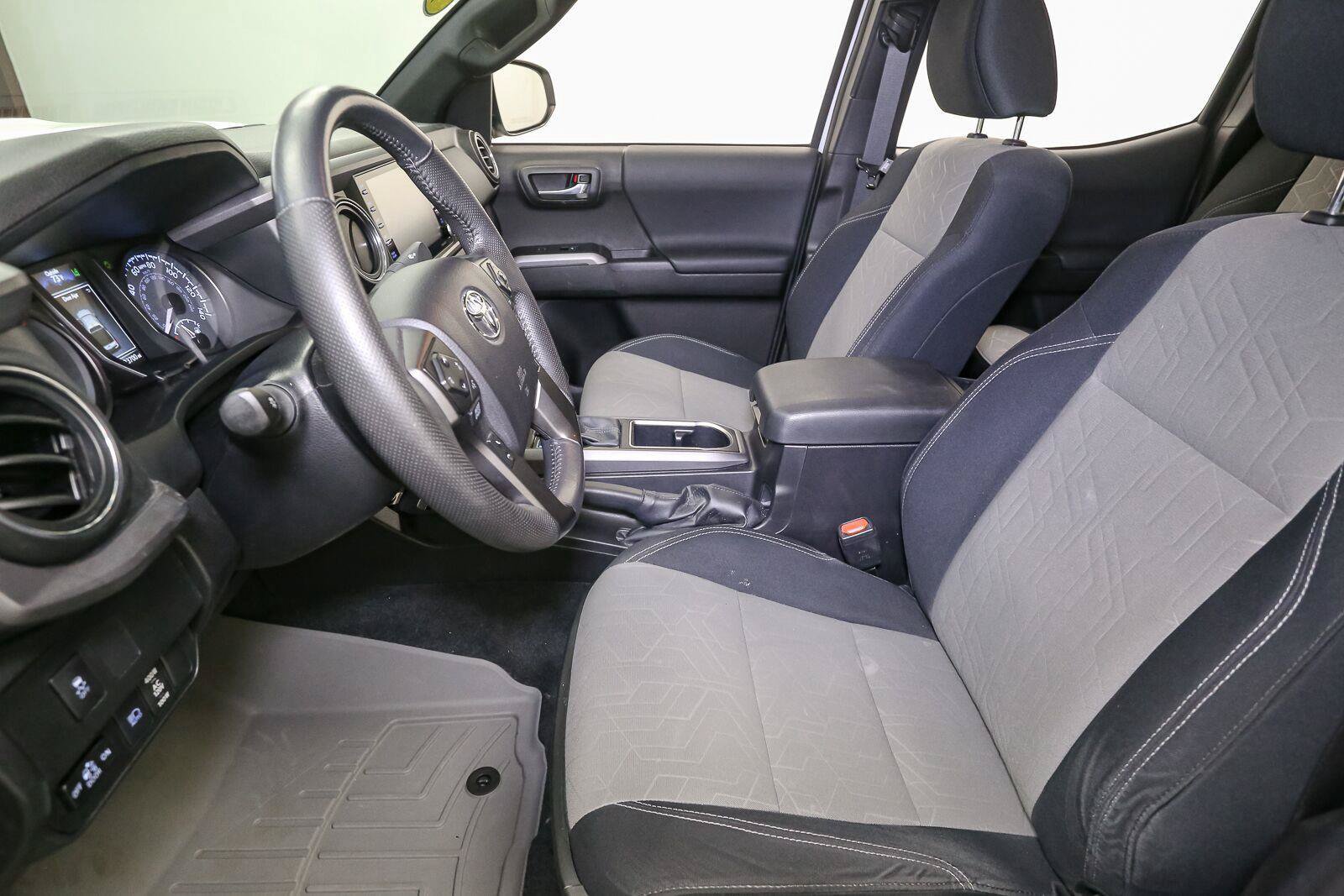 Used 2023 Toyota Tacoma TRD Sport AWD/4WD image 40