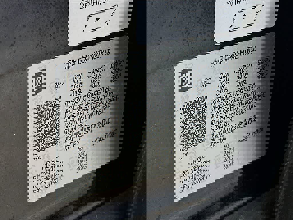 Used 2023 GMC Acadia SLT w/ Preferred Package image 22