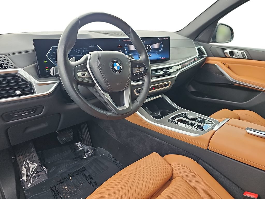 Used 2024 BMW X5 xDrive40i AWD/4WD image 16