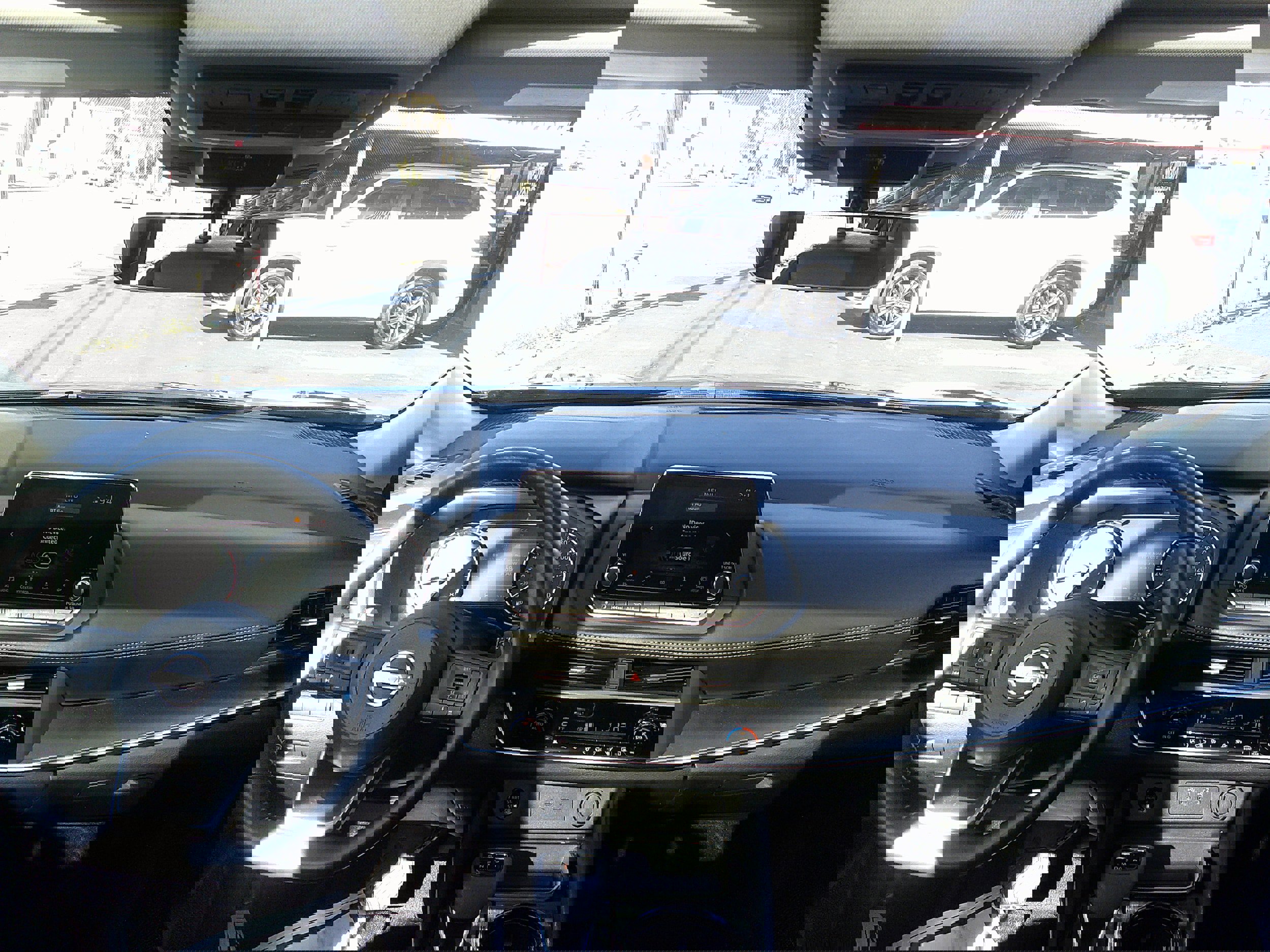 Used 2024 Nissan Rogue SV w/ SV Premium Package image 21