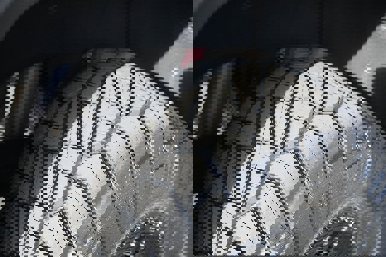 Used 2023 GMC Sierra 2500 SLT w/ SLT Premium Package image 16