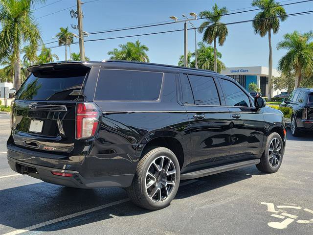 Used 2022 Chevrolet Suburban RST w/ Luxury Package RWD image 22