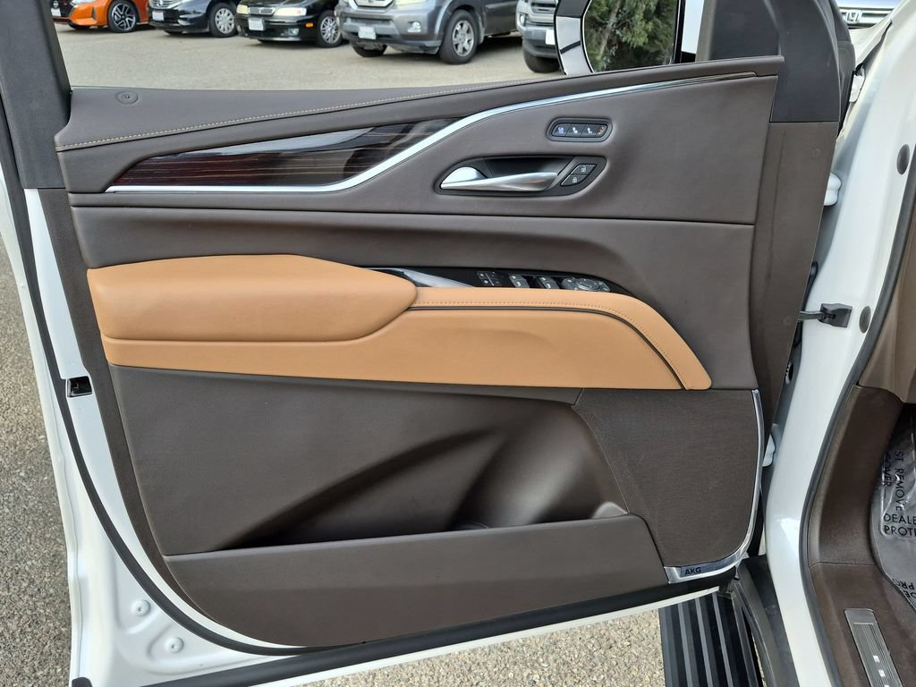 Used 2022 Cadillac Escalade Premium Luxury w/ Performance Package AWD/4WD image 11