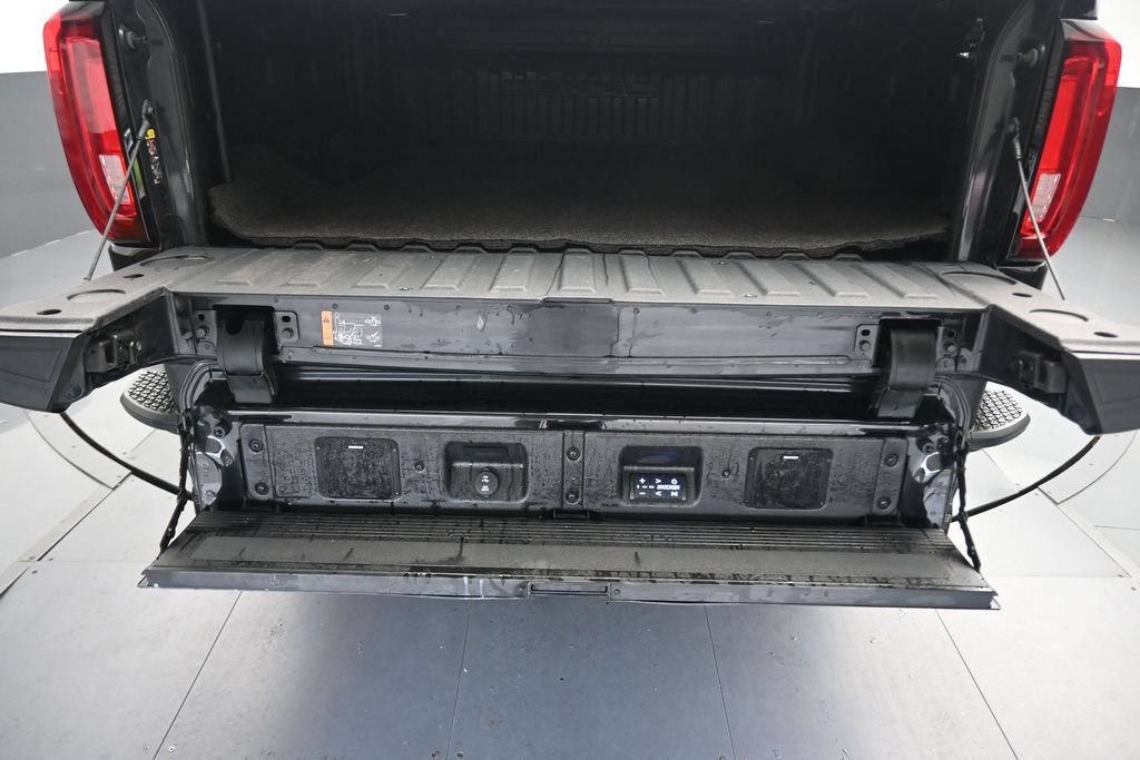 Used 2023 GMC Sierra 2500 Denali w/ Denali Black Diamond Edition AWD/4WD image 60