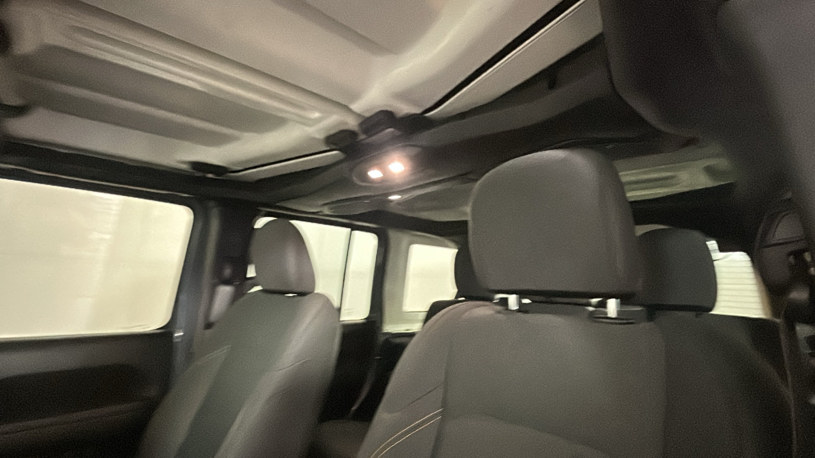 Used 2024 Jeep Wrangler Unlimited AWD/4WD image 13