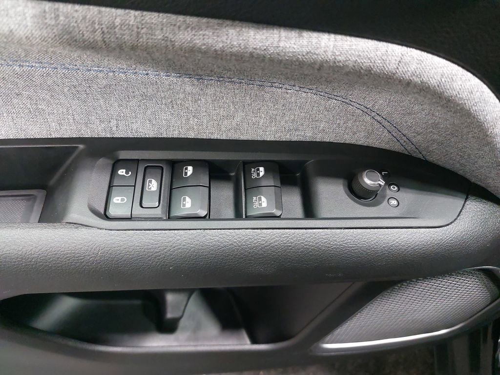 Used 2025 Jeep Compass Latitude AWD/4WD image 27