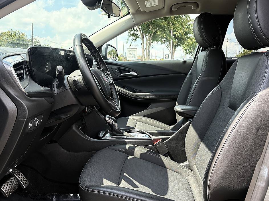 Certified 2024 Buick Encore GX Preferred w/ Comfort Package FWD image 12