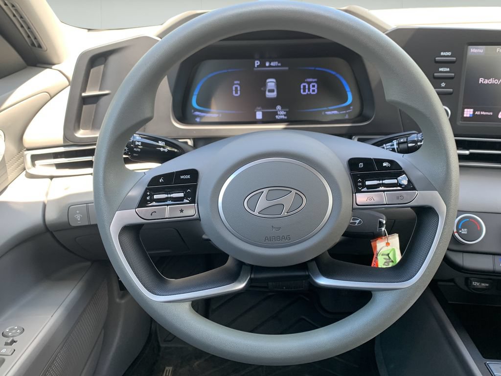 Certified 2026 Hyundai Elantra SE FWD image 22
