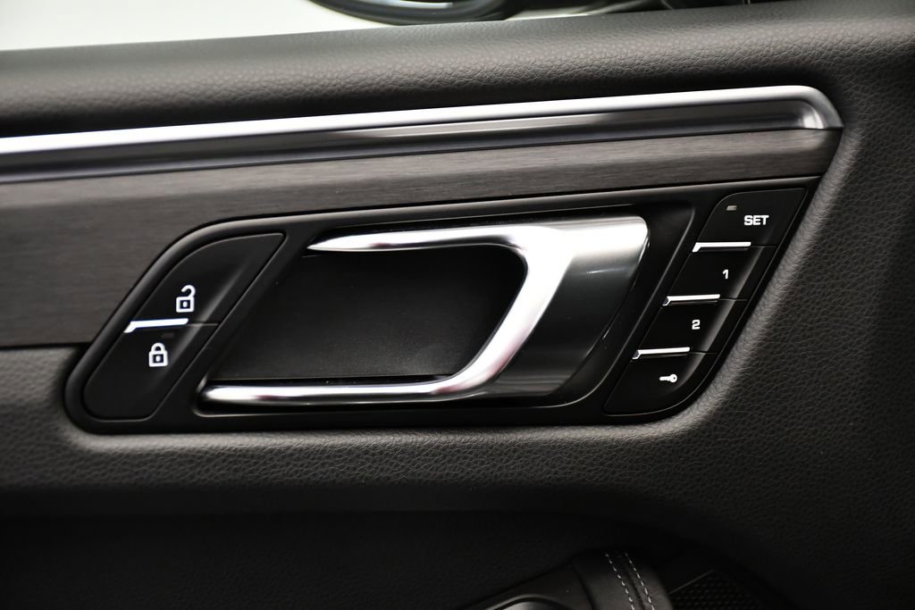 Certified 2024 Porsche Macan GTS image 37