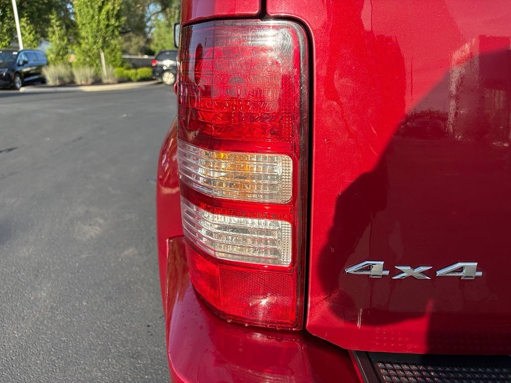 Used 2012 Jeep Liberty Sport AWD/4WD image 13