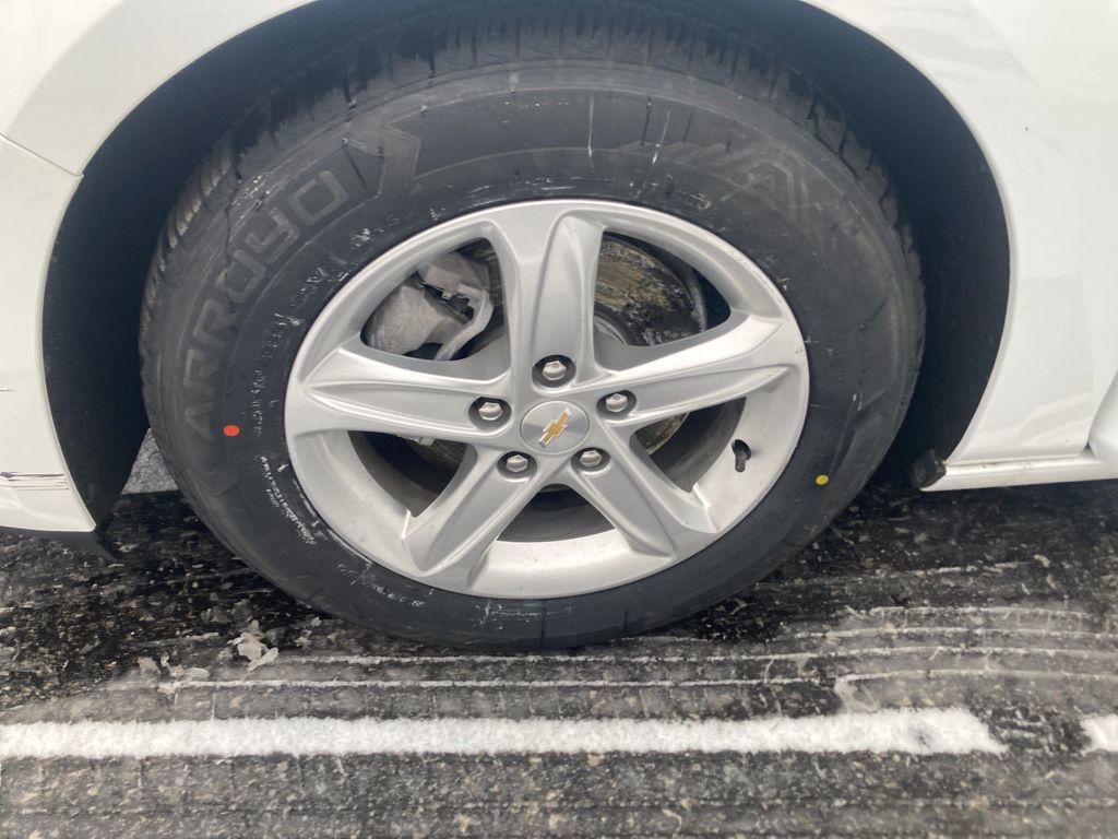 Used 2022 Chevrolet Malibu LS image 31