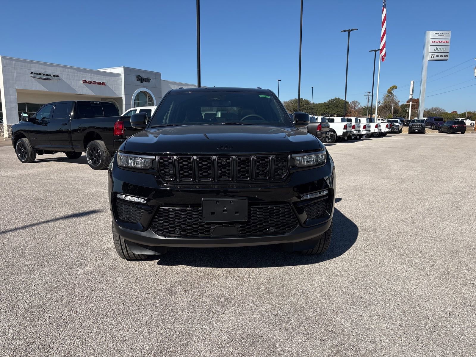 New 2025 Jeep Grand Cherokee Limited w/ Luxury Tech Group II image 9