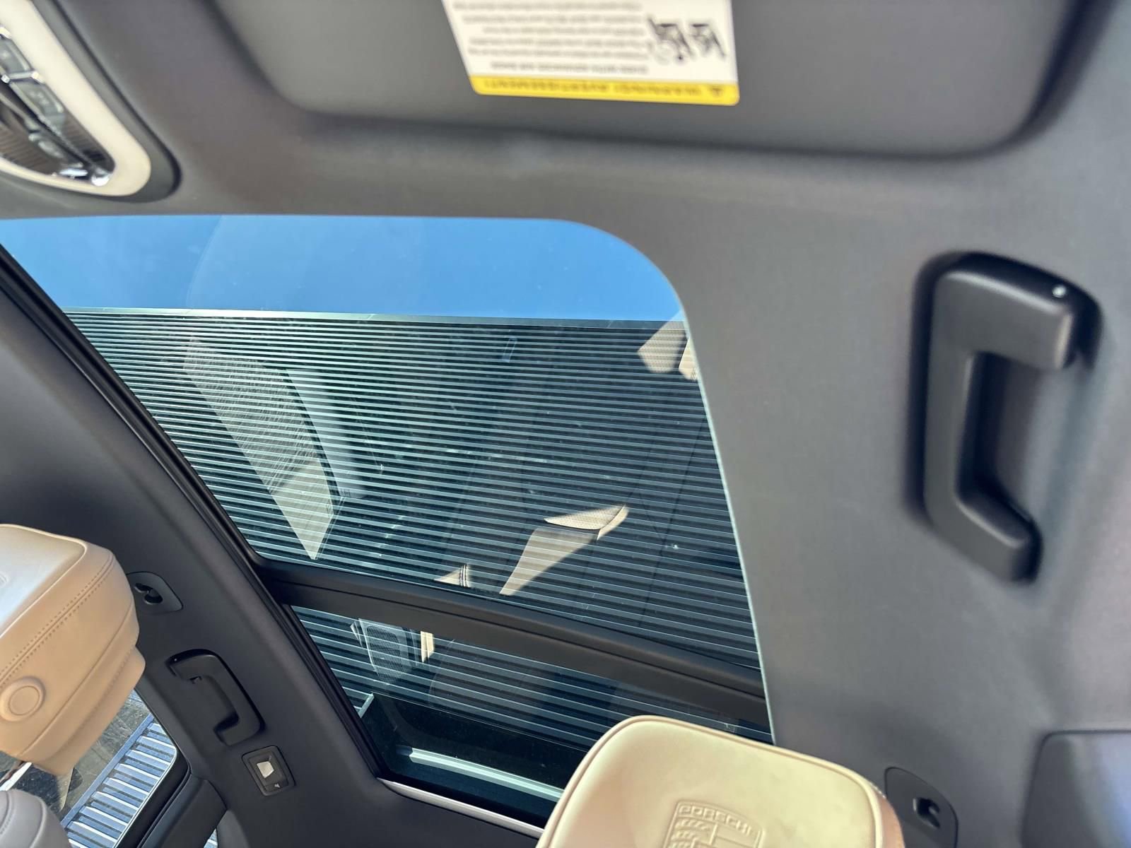 New 2026 Porsche Macan image 40