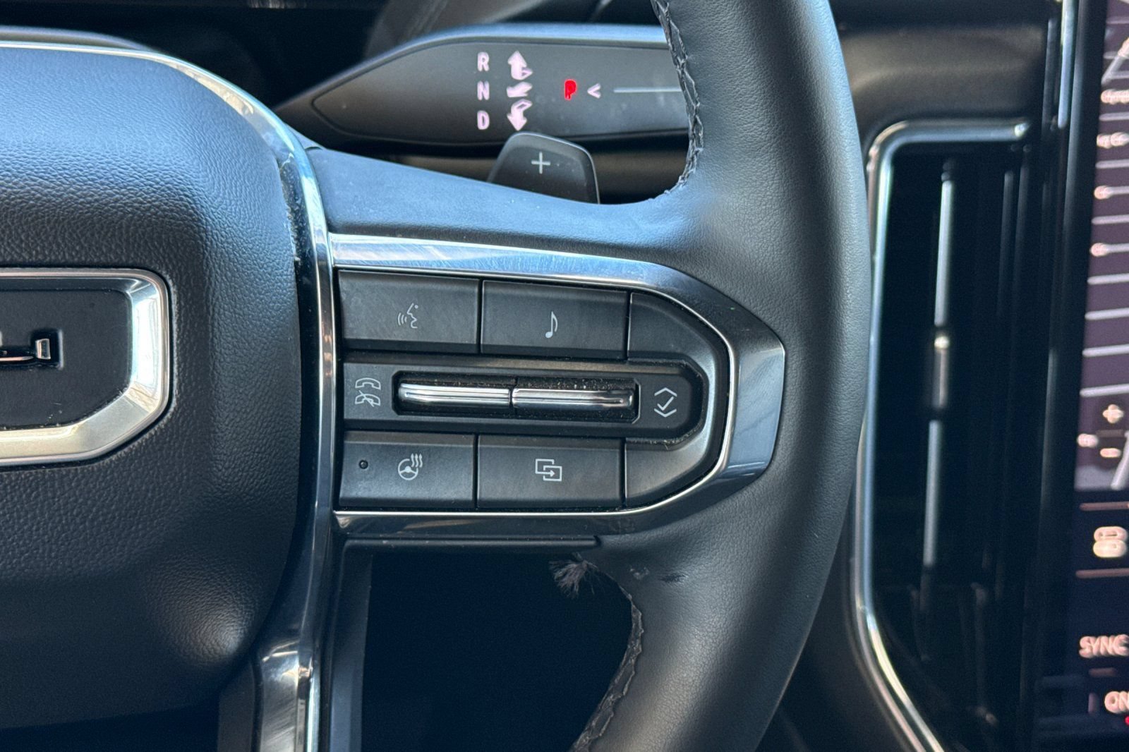 Used 2025 GMC Yukon Denali AWD/4WD image 39