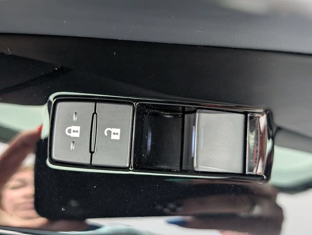 Used 2025 Lexus IS 350 F Sport RWD image 33