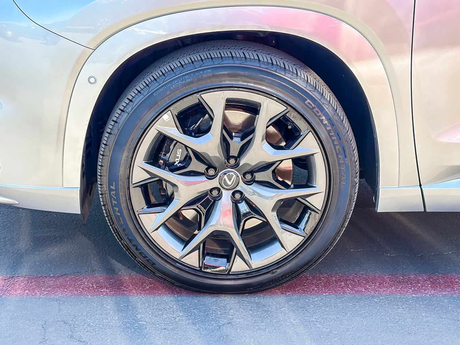Used 2025 Lexus TX 500h AWD w/ Technology Package image 9