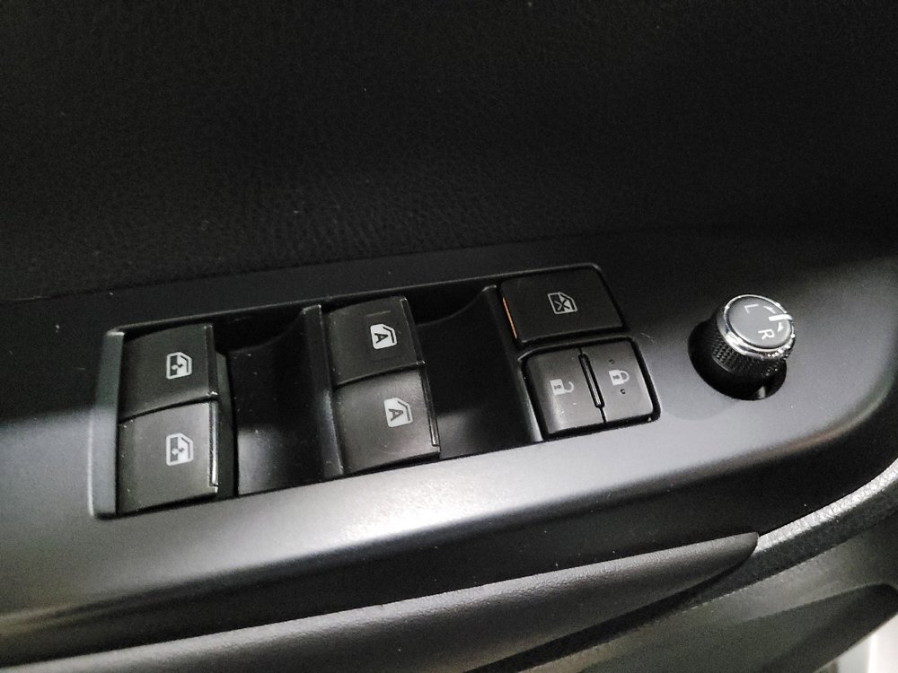 Used 2019 Toyota Highlander XLE w/ Carpet Mat Package (TMS) image 27