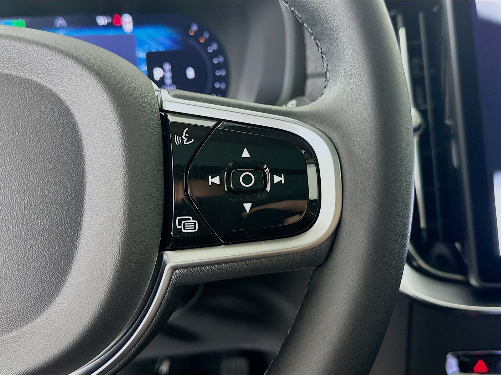 New 2026 Volvo XC90 B6 Ultra w/ Protection Package Premier AWD/4WD image 19
