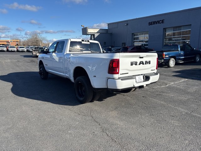 New 2026 RAM 3500 Laramie AWD/4WD image 17