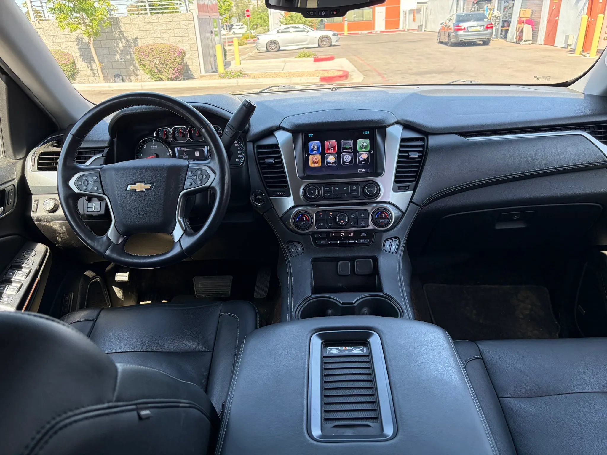 Used 2017 Chevrolet Suburban LT RWD image 10