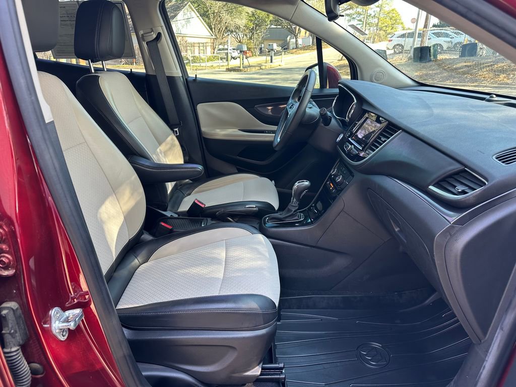 Used 2022 Buick Encore Preferred w/ Safety Package image 42