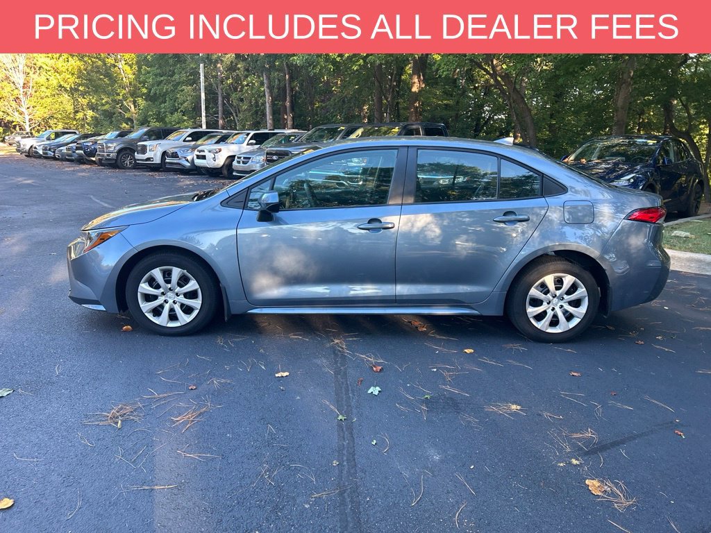 Used 2025 Toyota Corolla LE FWD image 5