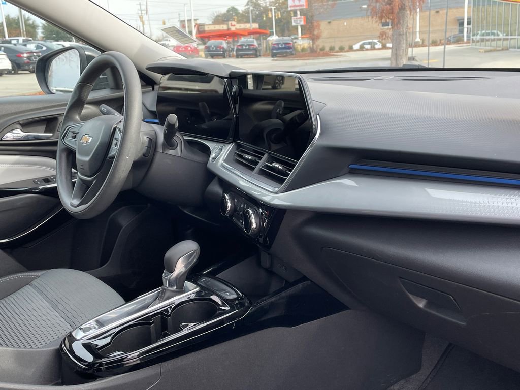 Used 2024 Chevrolet Trax LT image 13