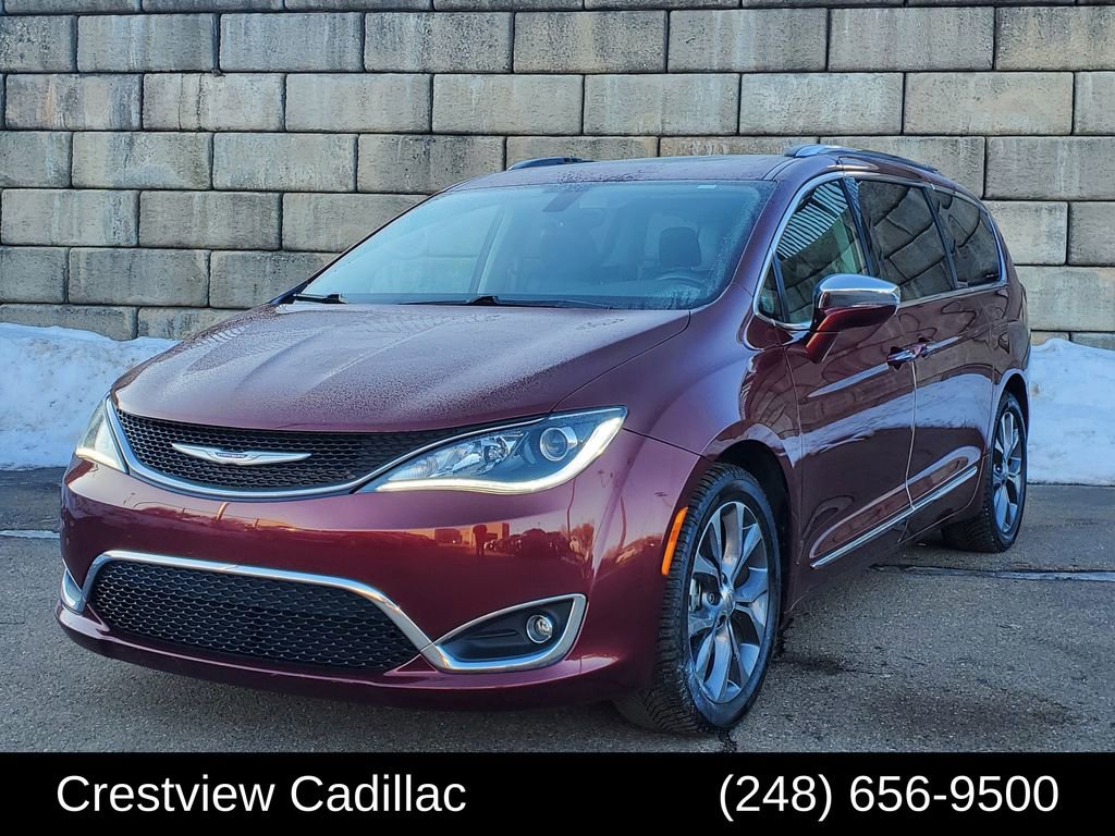 Used 2019 Chrysler Pacifica Limited w/ Tire & Wheel Group