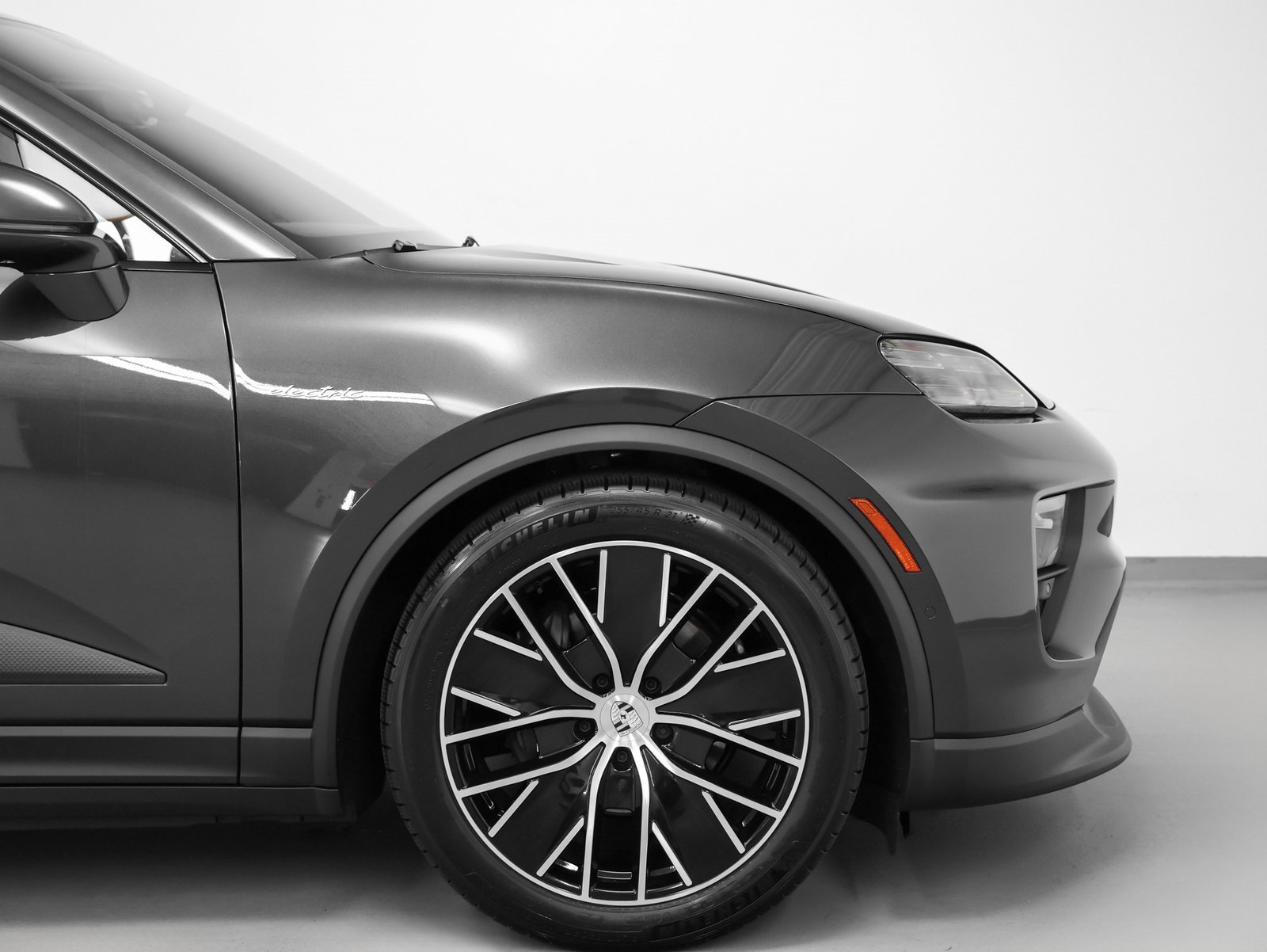 Certified 2025 Porsche Macan 4 Electric image 14