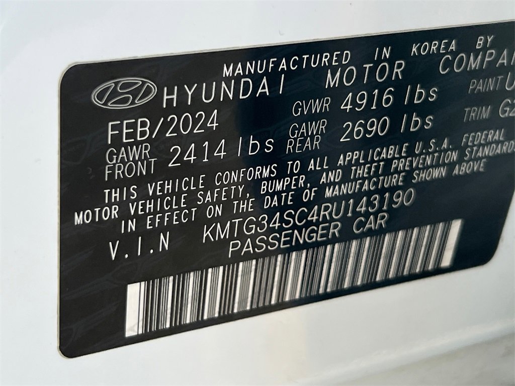 Used 2024 Genesis G70 2.5T image 34