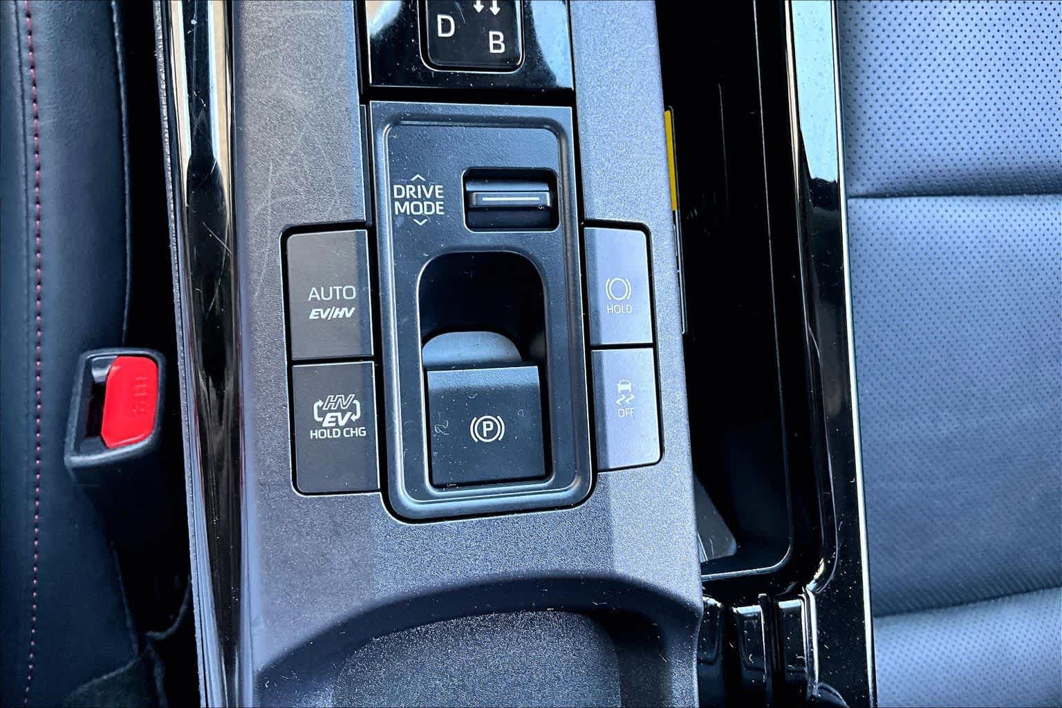 Used 2023 Toyota Prius Prime Premium FWD image 34