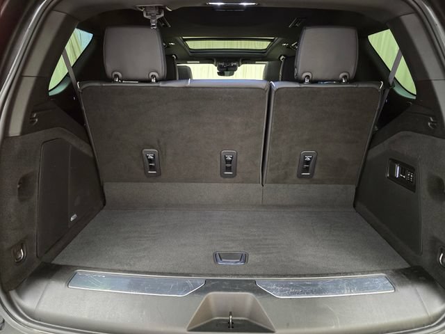 Used 2023 Cadillac Escalade Premium Luxury AWD/4WD image 34
